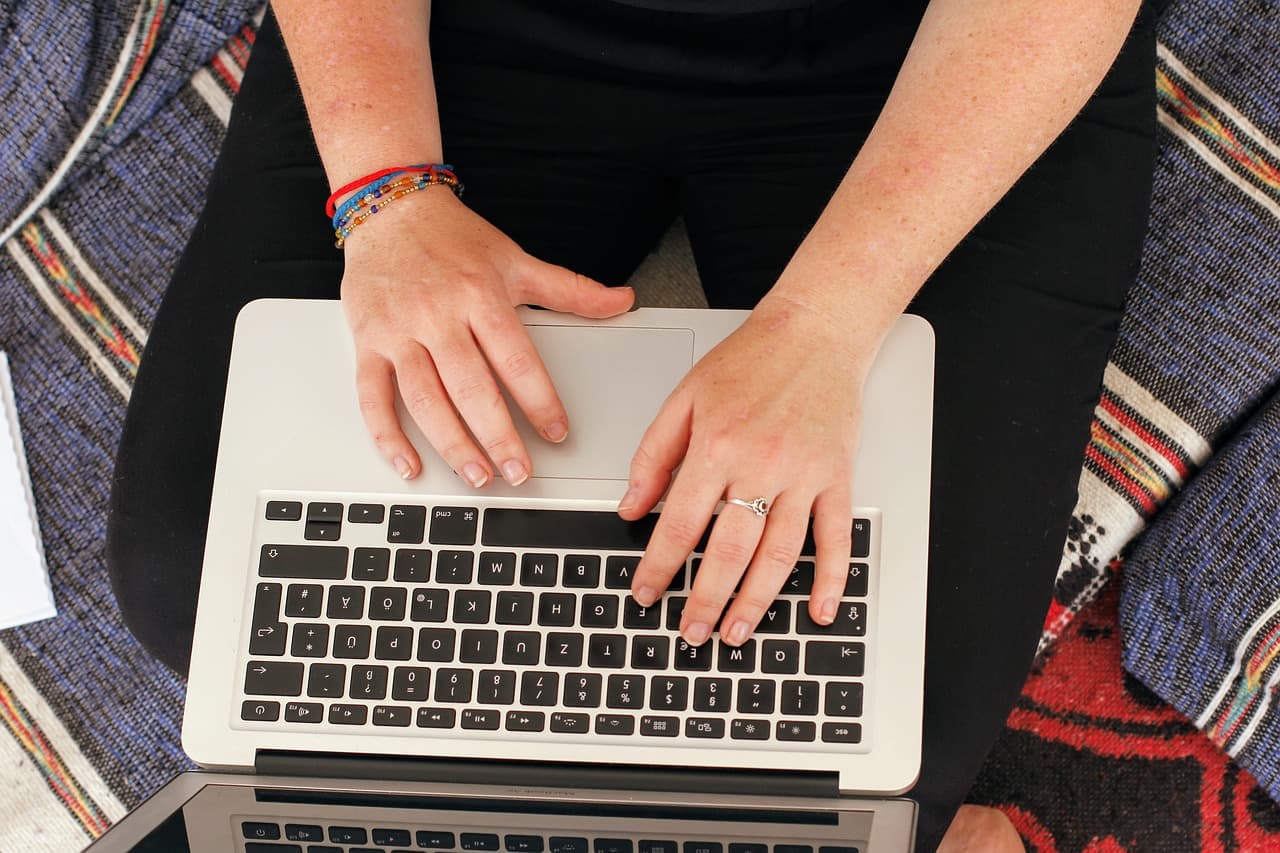 How to Successfully Transition from a Traditional Career to Remote Work