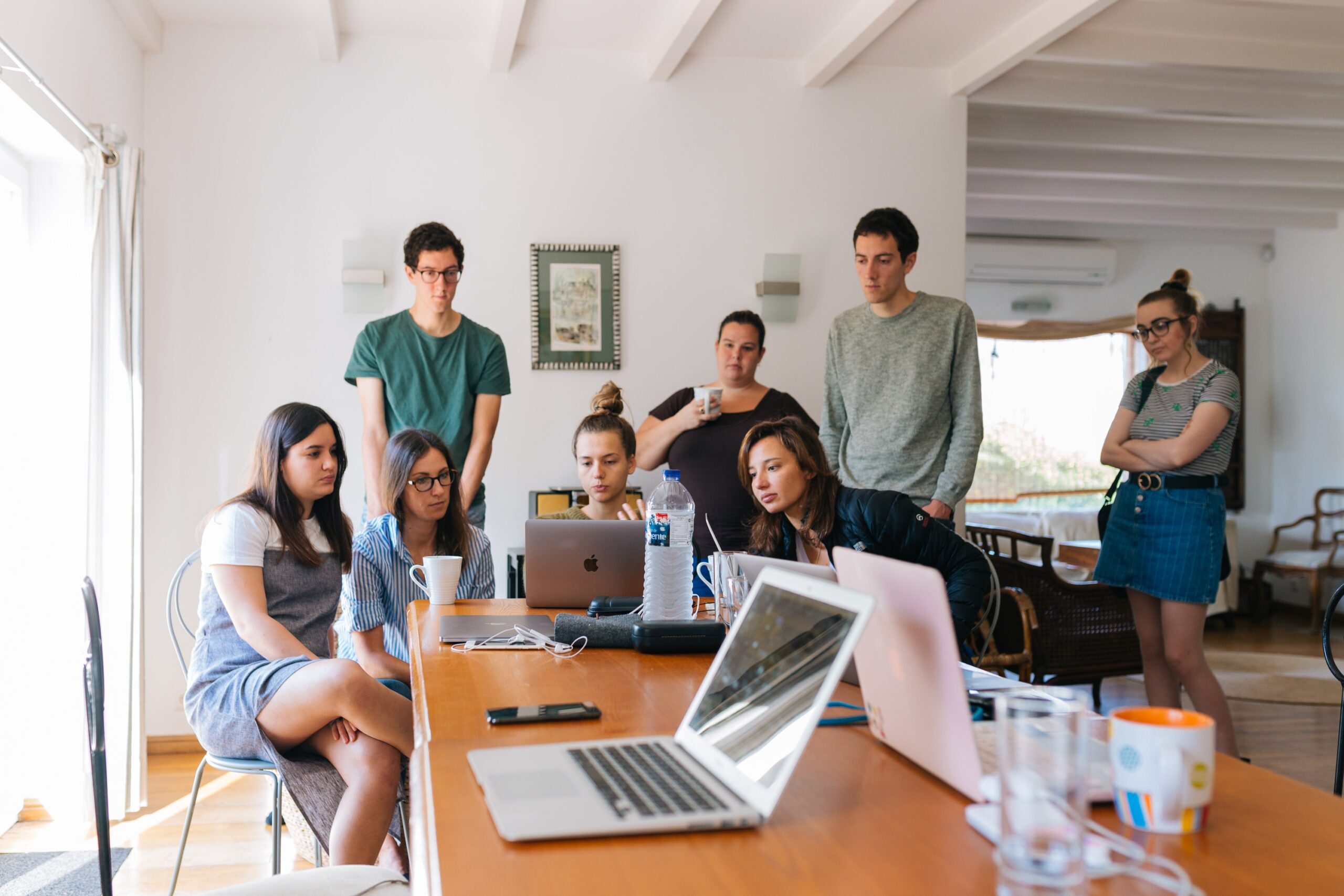 Work abroad: pros and cons